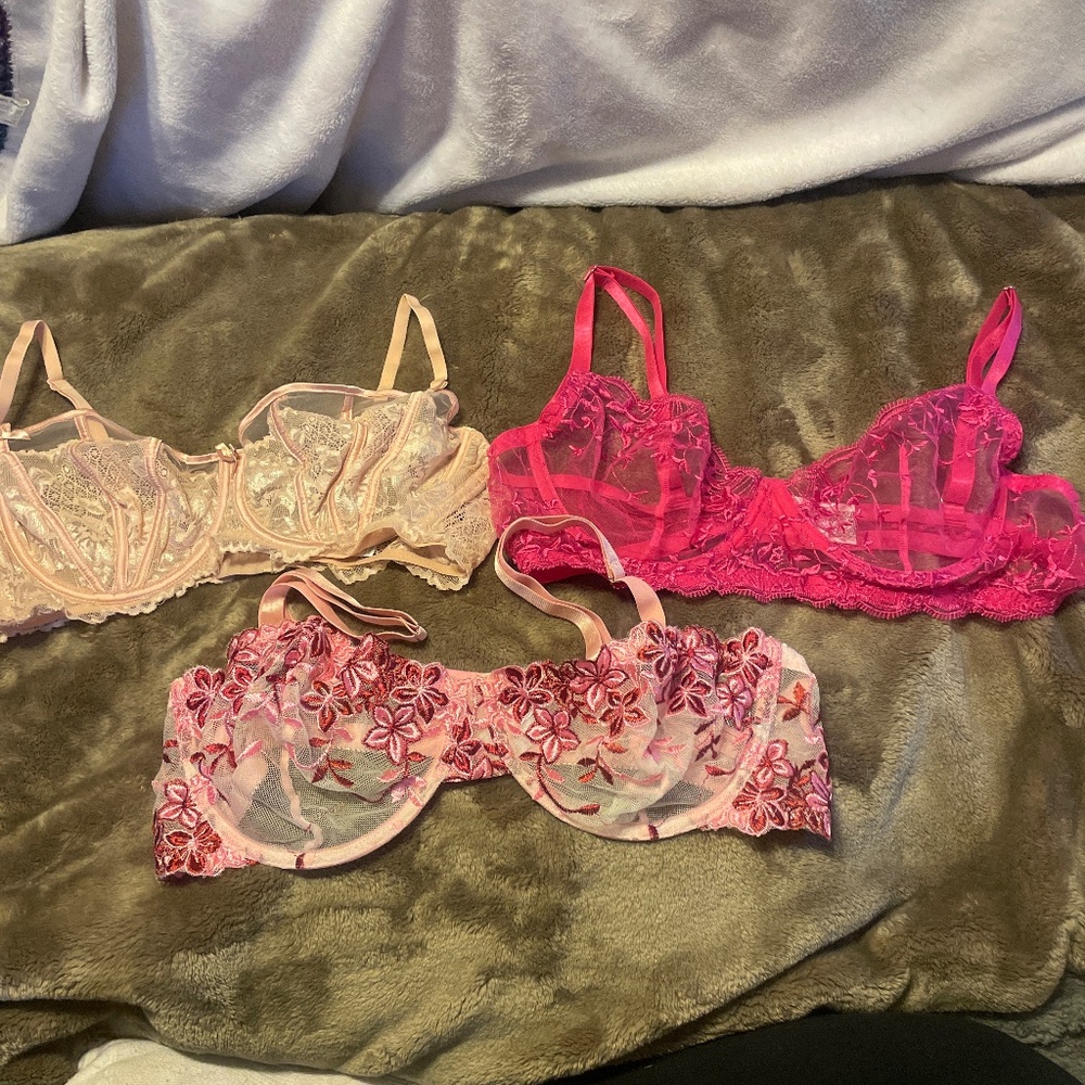 Set of 3 Women’s SHEIN Lace Bras